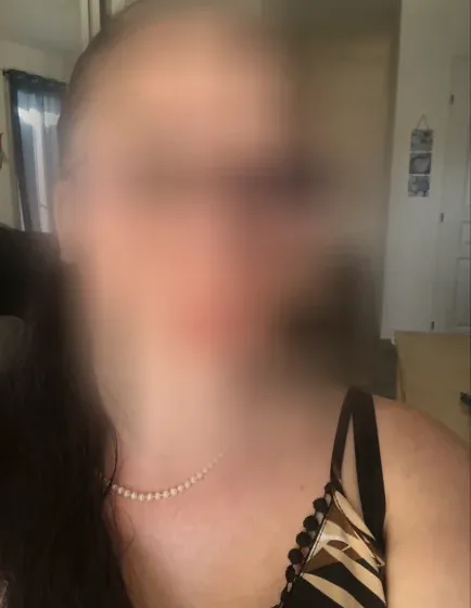 Amira, 39