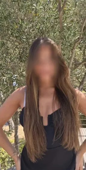Andrea, 35