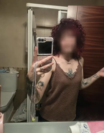 Andrea, 36
