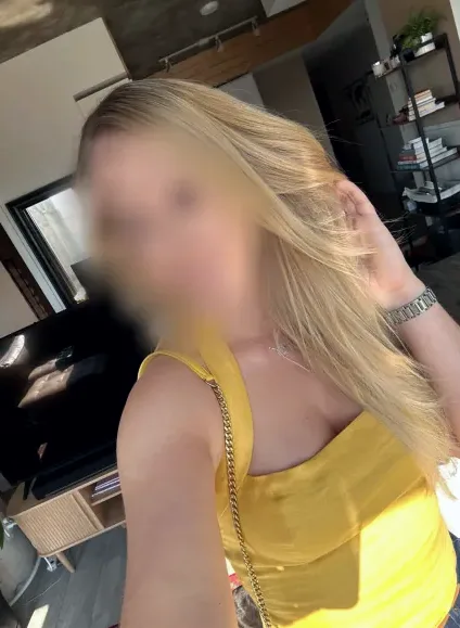 Anne, 37