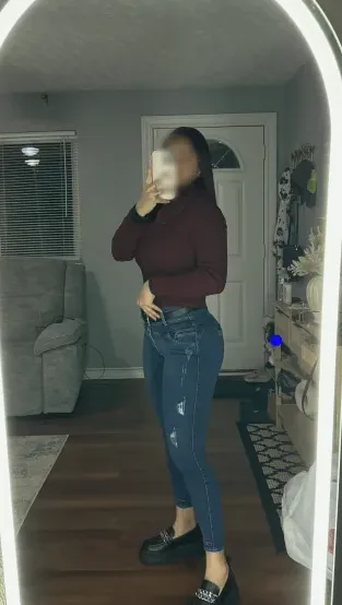 Camilla, 29