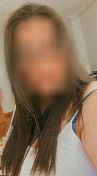 Cecilie, 29