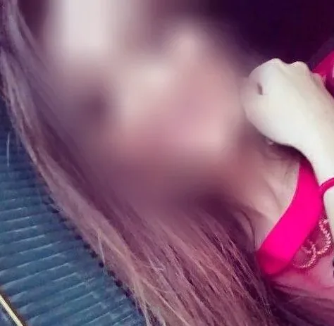 Christina, 32