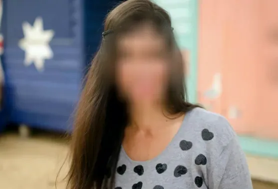 Ellen, 39