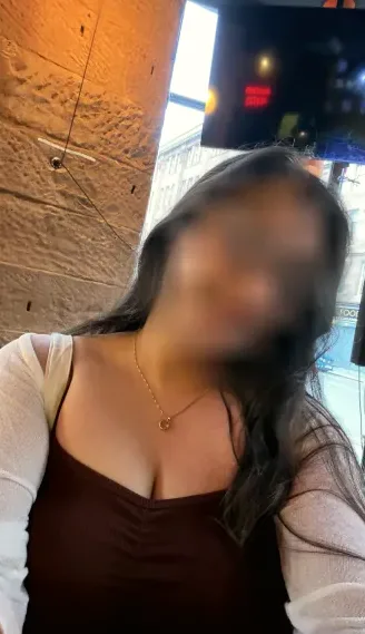 Emilia, 24