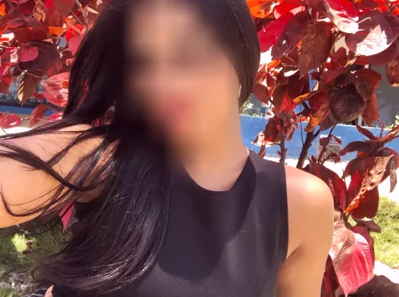 Emilie, 27