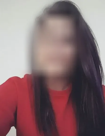 Emilie, 33