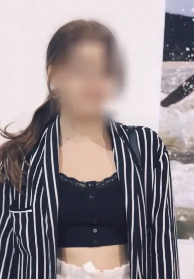 Esther, 28