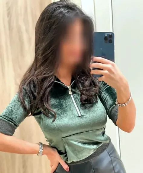 Fatima, 28