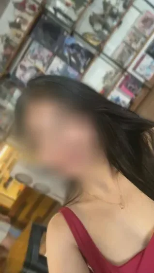 Ivana, 28