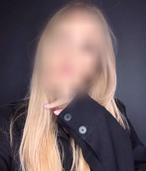 Karla, 24