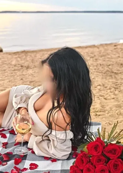Katja, 35