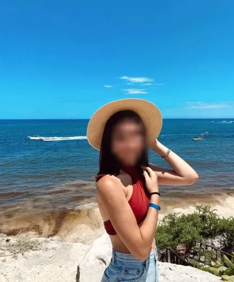 Louise, 22