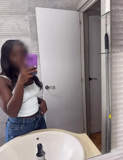 Louise, 29