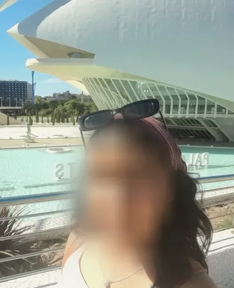 Mariam, 25