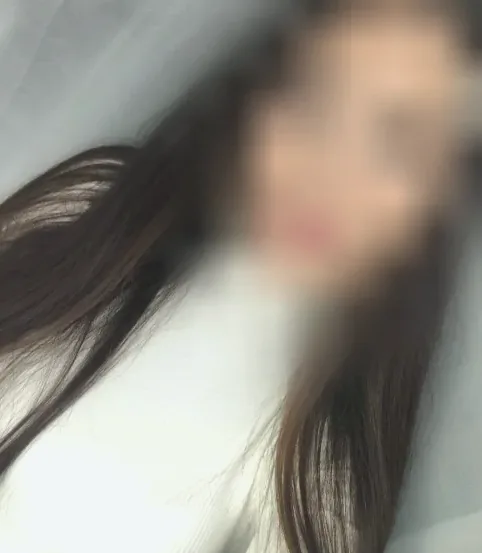 Molly, 27