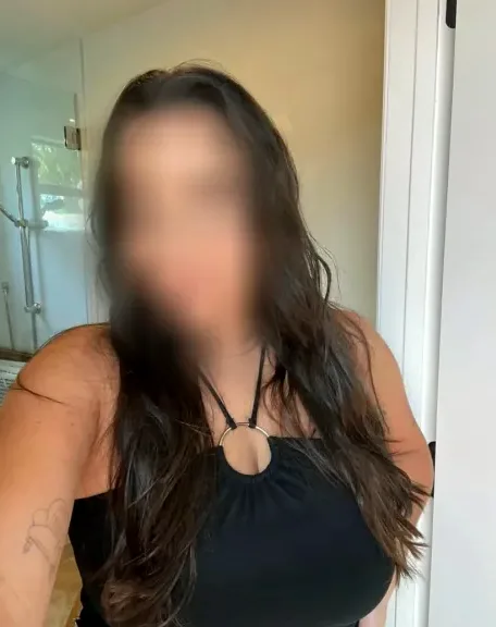 Olivia, 36