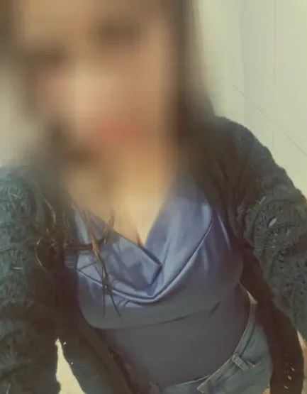 Zeynep, 33